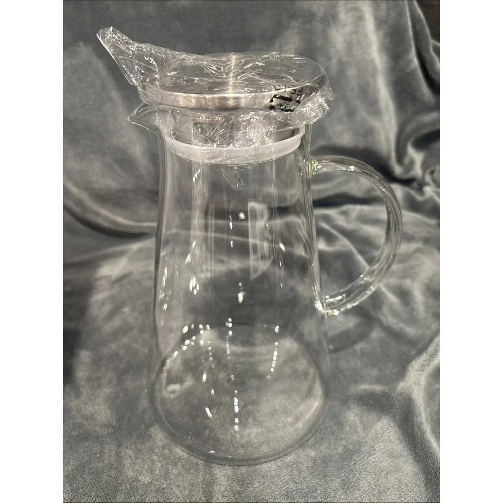 SUSTEAS 2.0 Liter 68oz Glass Pitcher with Lid, Easy Clean Heat Resistant Glass‎